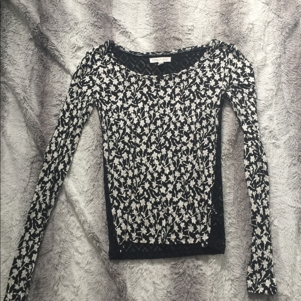 Black and lace along Sleeve top